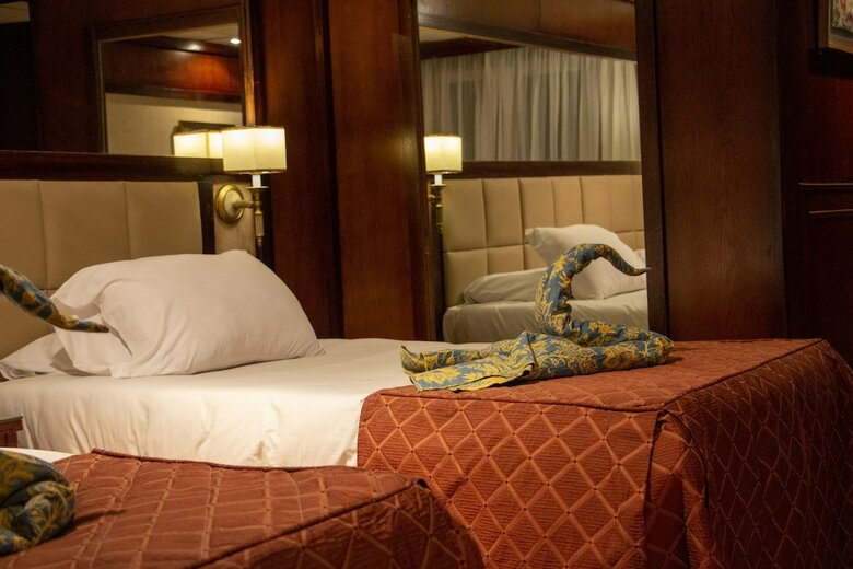 M/s Nubian Sea Lake Cruise