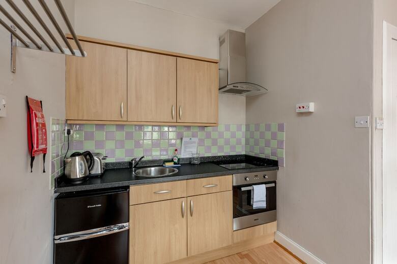 Silver Lining - St Leonard St Apartment