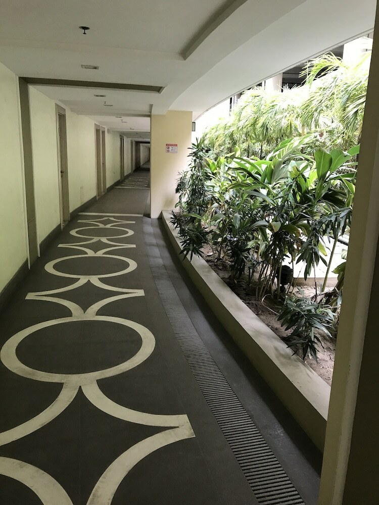 150 Newport By Homebeds - Airport