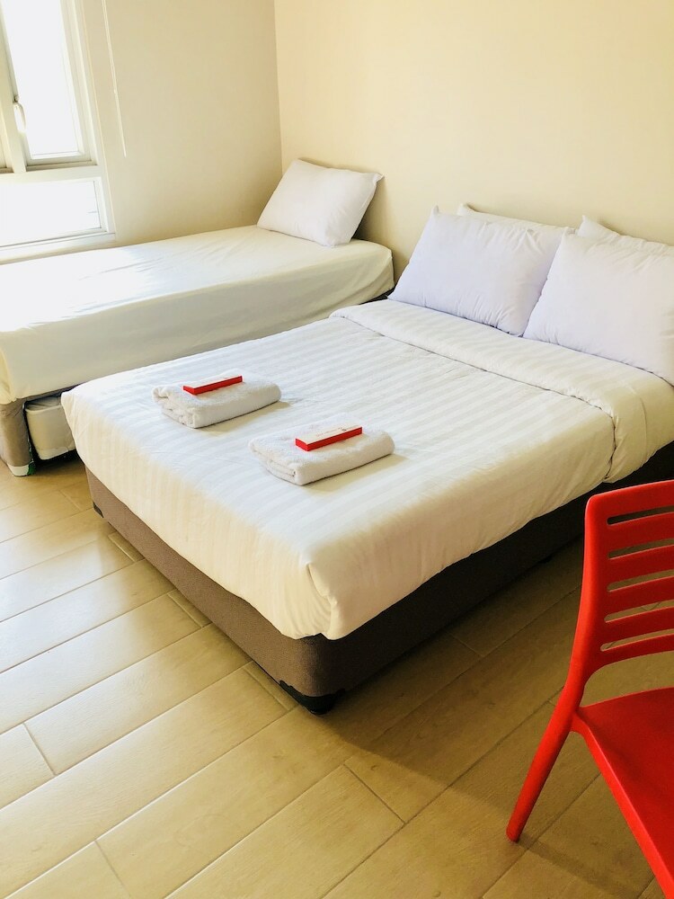 150 Newport By Homebeds - Airport