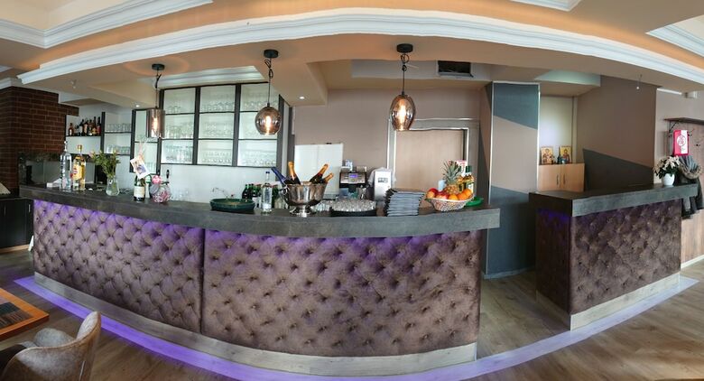 Hotel Achilleon III