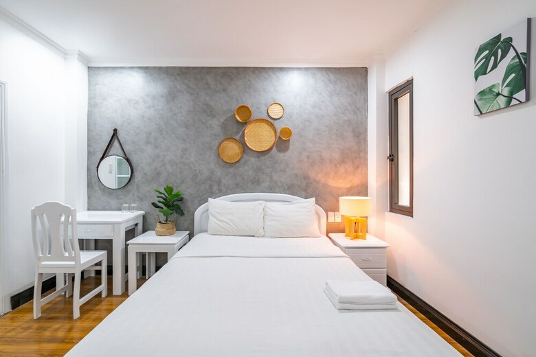 Aparthotel Chin Stays - Hotel And Apartment