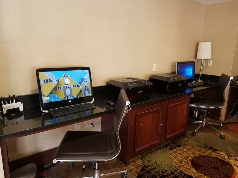 Radisson Hotel Detroit-farmington Hills
