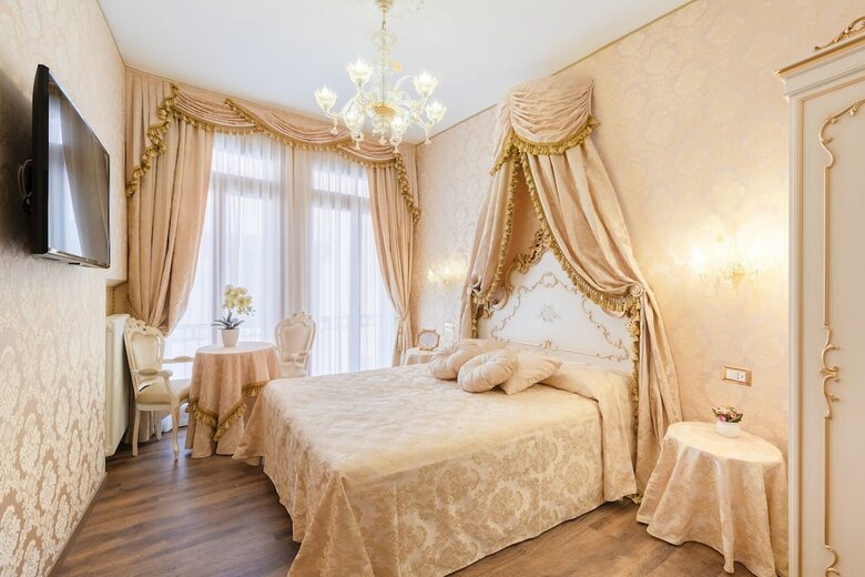 Hotel Canal View San Marco Luxury Rooms