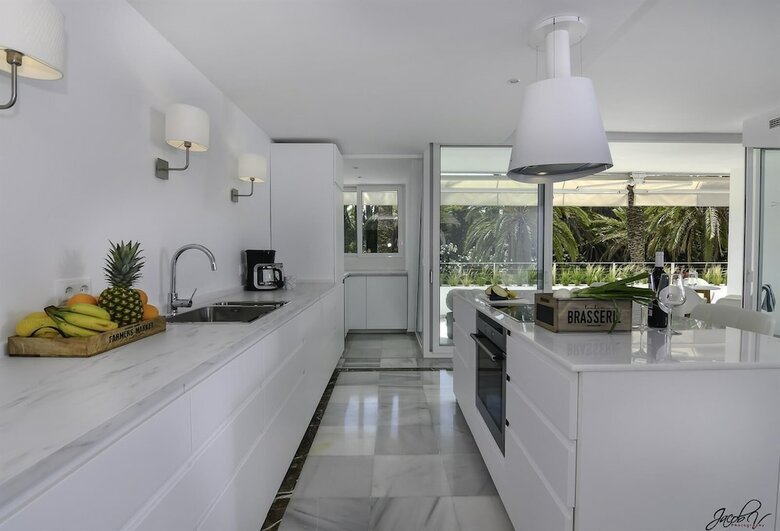 Port Oasis Golden Mile Apartment
