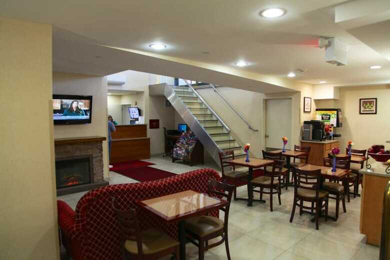 Corona Hotel
