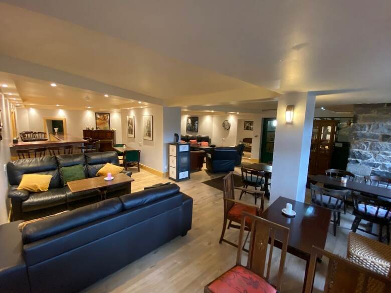 Kylemore Pass Hotel