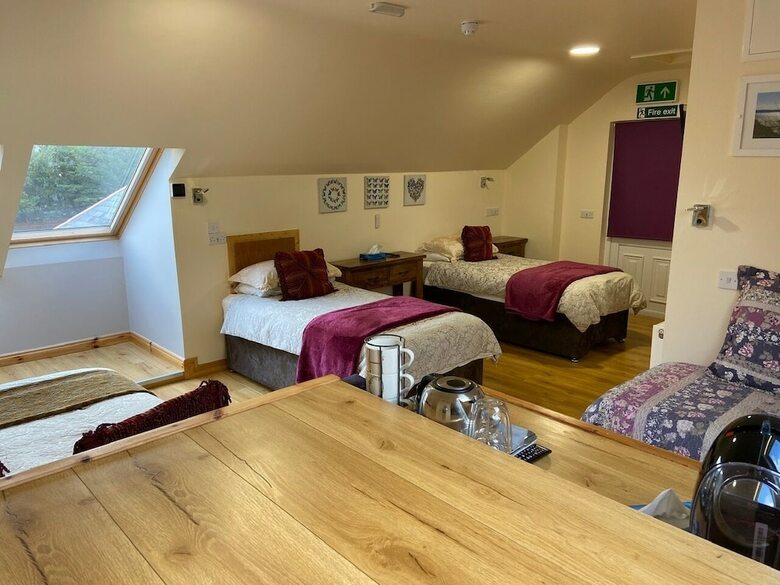 Kylemore Pass Hotel