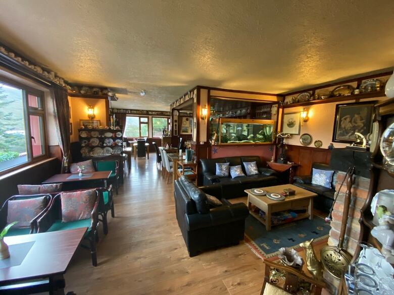 Kylemore Pass Hotel