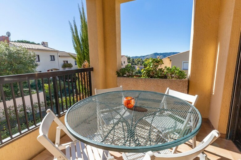 2 Bedroom Apartment In Cannes With Swimming Pool