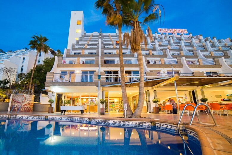 Apartamentos Cala Nova