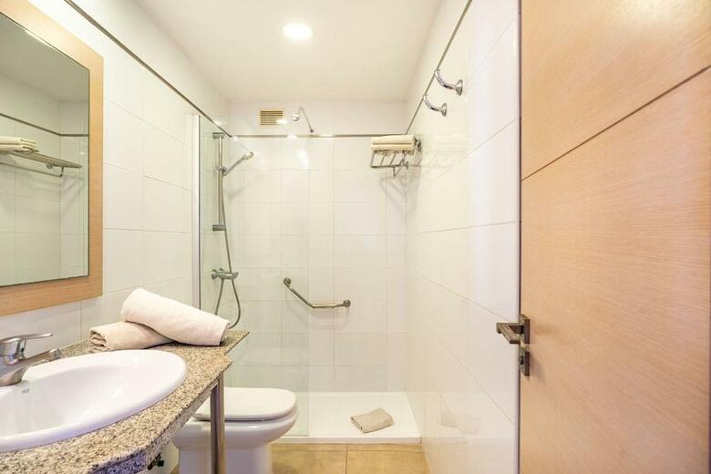 Apartamentos Cala Nova