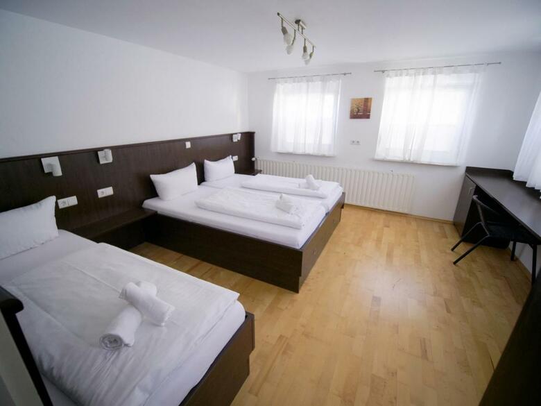 Hostal G�stehaus Schmidt