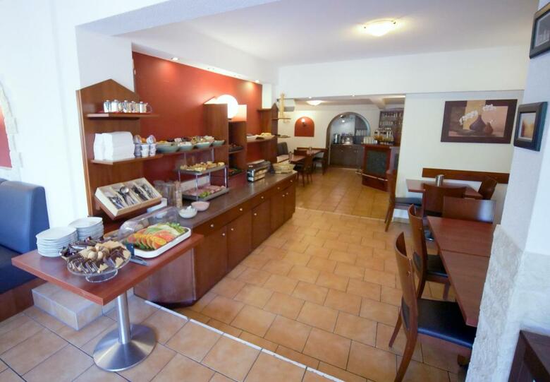 Hostal G�stehaus Schmidt