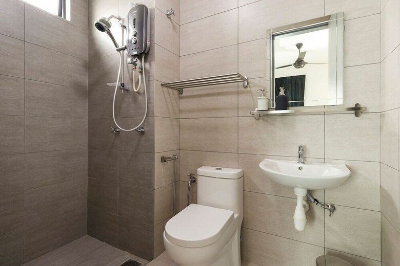 Elegant 3br Condo For 5 With Outdoor Pool
