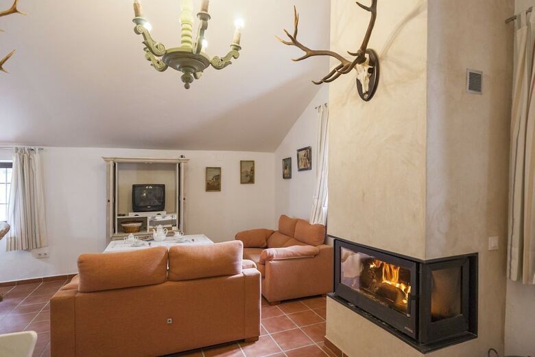 Villa San Nicolas Constantina Canovas