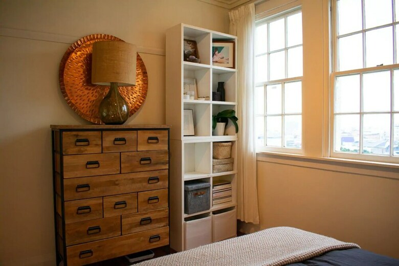 1930s Character 1 Bedroom Apartment With Sky Tower Views