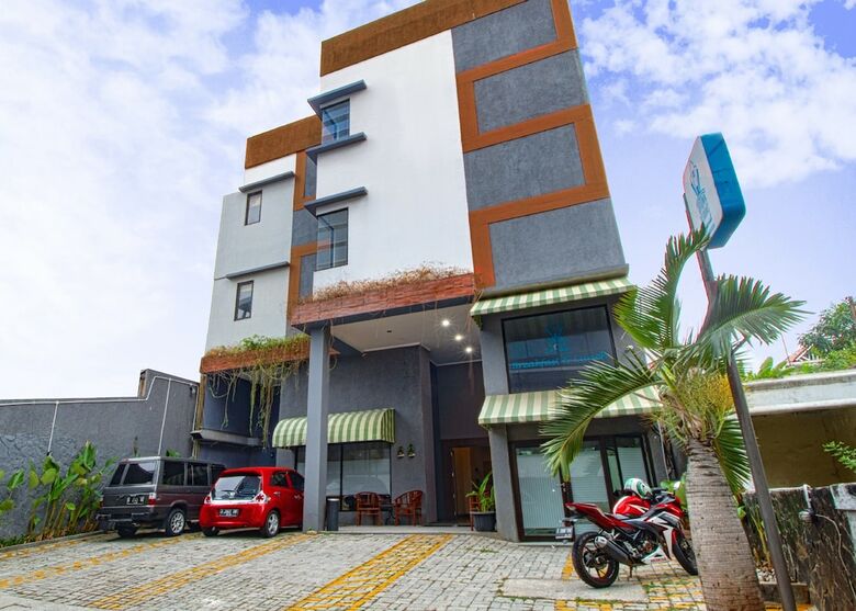Hotel Zen Rooms Uptown Residence Syariah