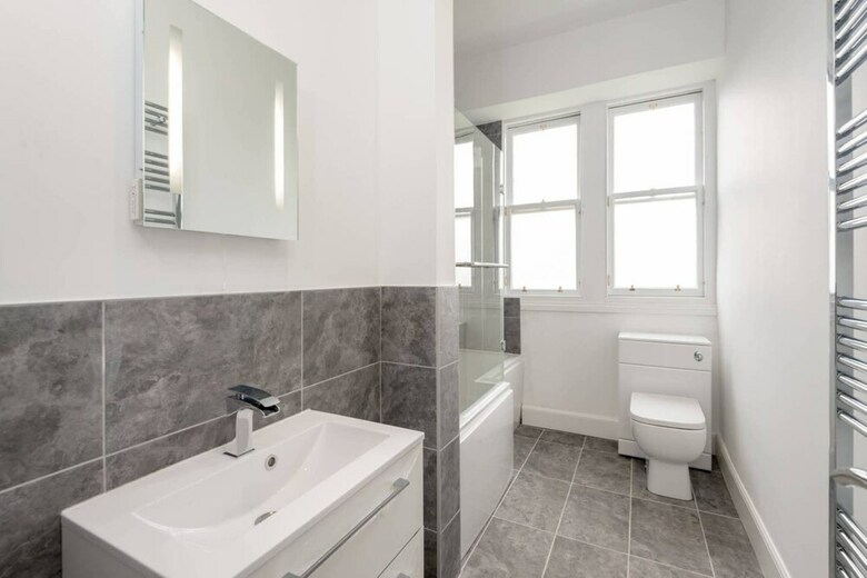 Apartamentos Newly Refurbished Duplex In Edinburgh City Centre