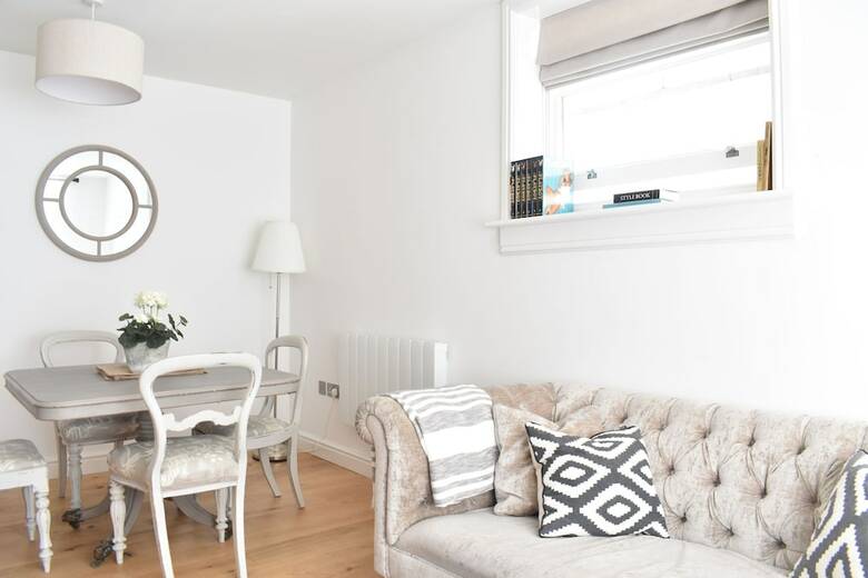 The Mews Central Brighton Townhouse