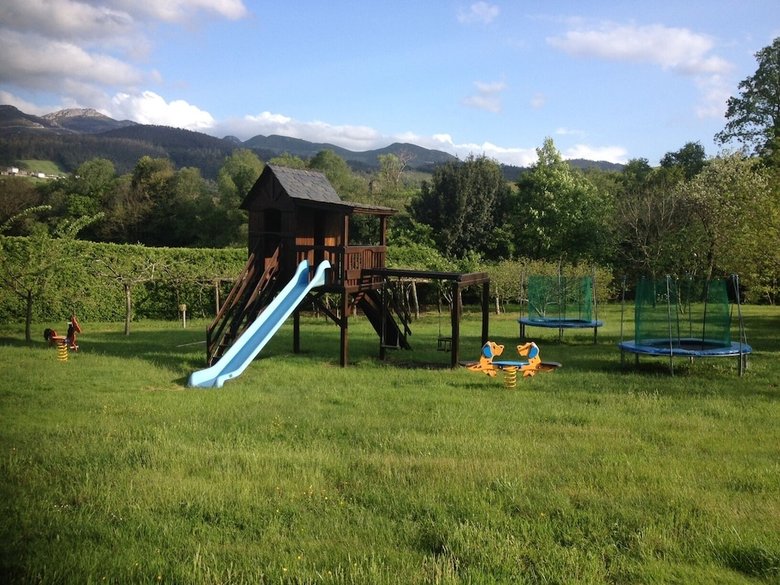 Casas Y Apartamentos Hacienda Llamab�a