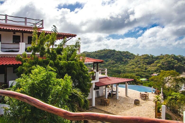 Hotel Buddha Roc Beach Resort