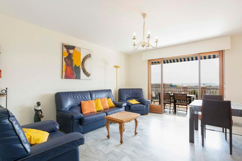 Quiet Apartment With Pool And Sea View