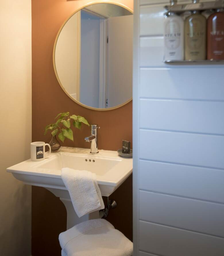 Rest - A Modern Motel