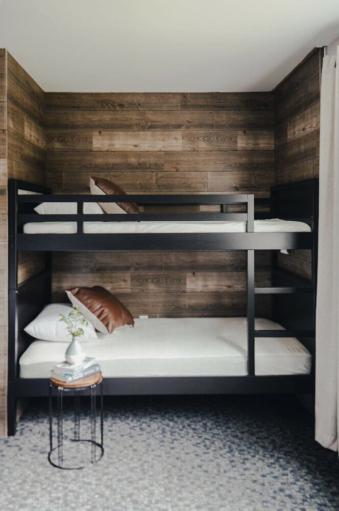 Rest - A Modern Motel