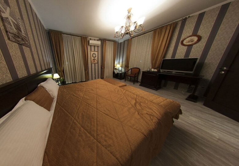 Hotel Elit Crous