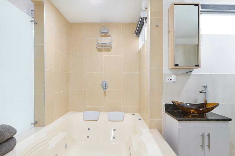 Apartamentos Miracle Building