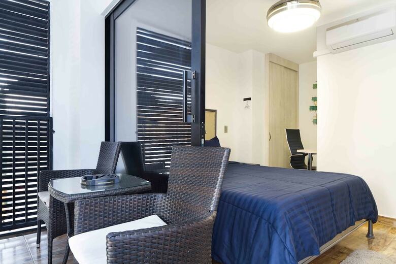 Apartamentos Miracle Building