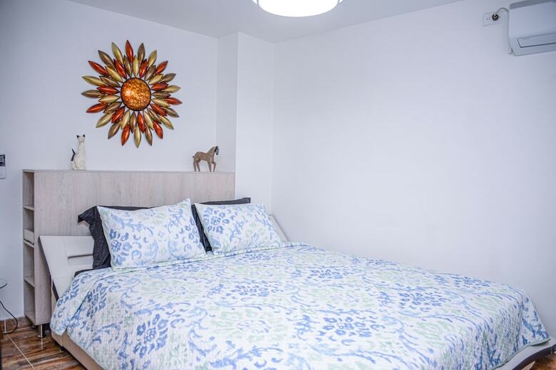 Apartamentos Miracle Building