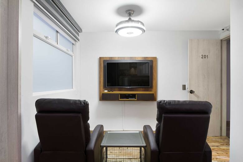 Apartamentos Miracle Building