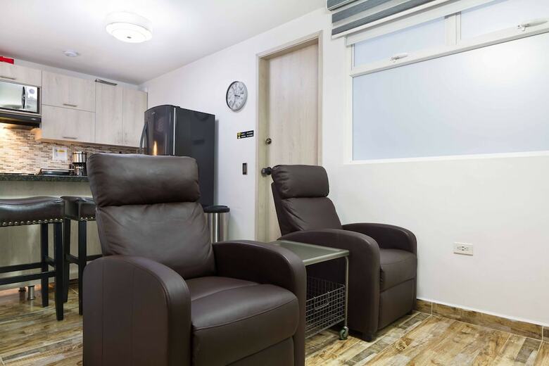 Apartamentos Miracle Building
