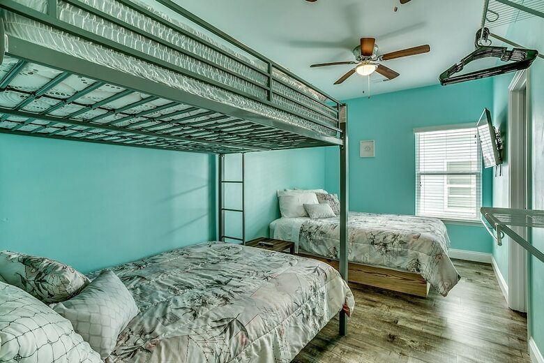Together Resorts Cherry Grove Resort At Hunter 1022