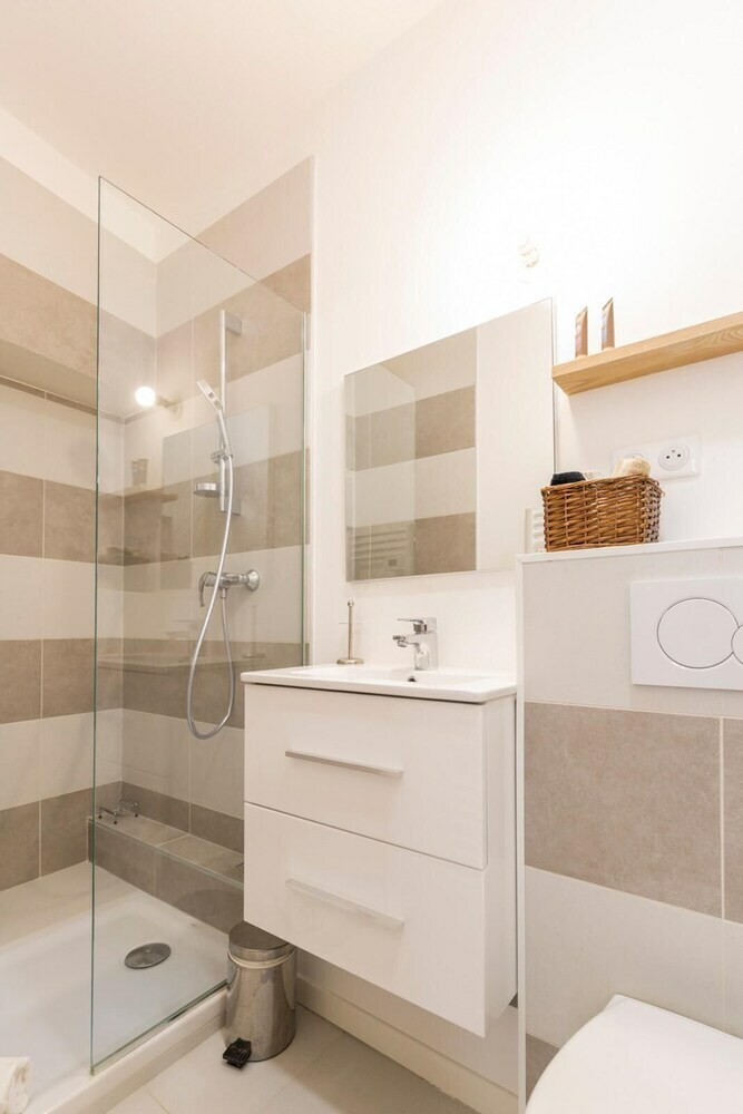 Apartamento Charming Renovated 2p In The Old Antibes