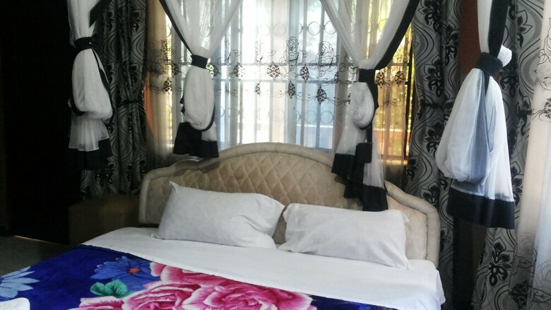 Hotel Penthouse Inn