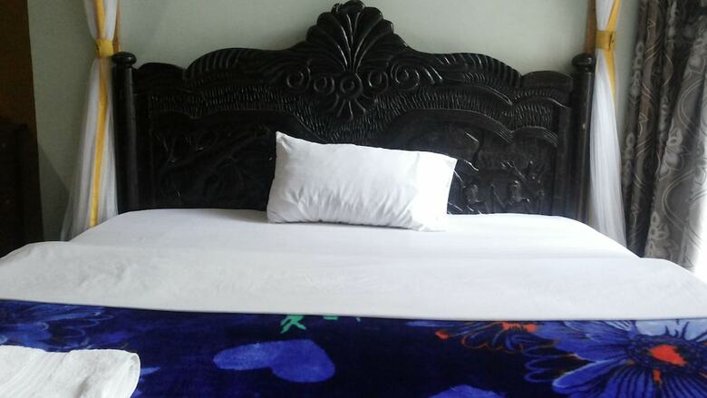Hotel Penthouse Inn