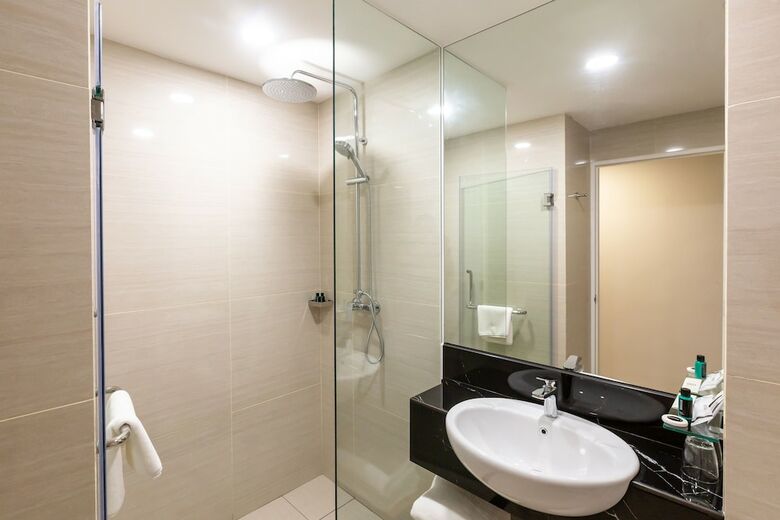 Hotel 7 Suria