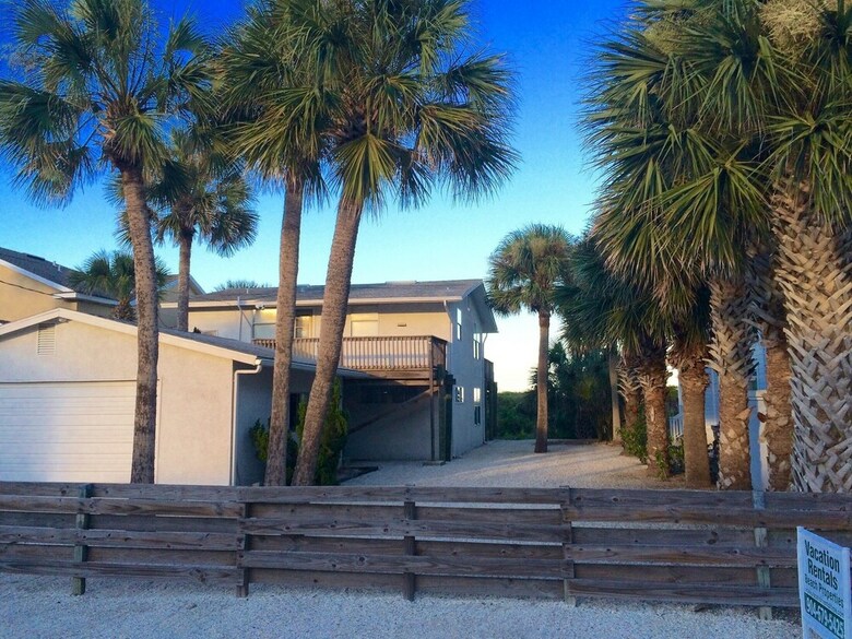 Hostal Crescent Palms