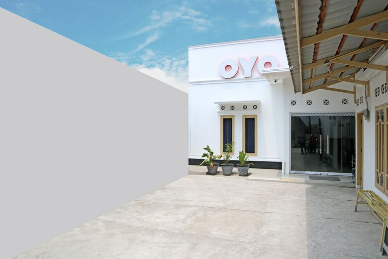 Hostal Oyo 1185 Sachila Residence Syariah