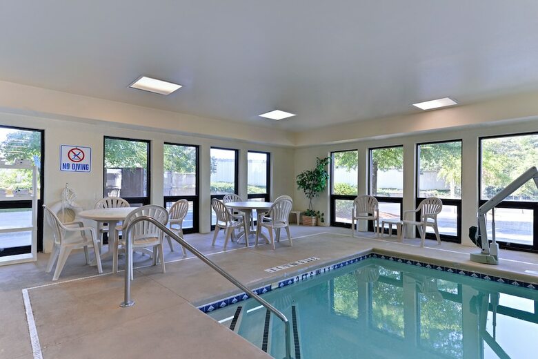 Hotel Comfort Inn & Suites At Stone Mountain