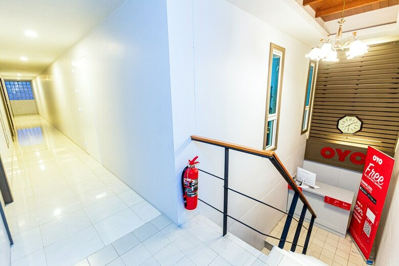 Hotel Oyo 380 Jomthong Mansion