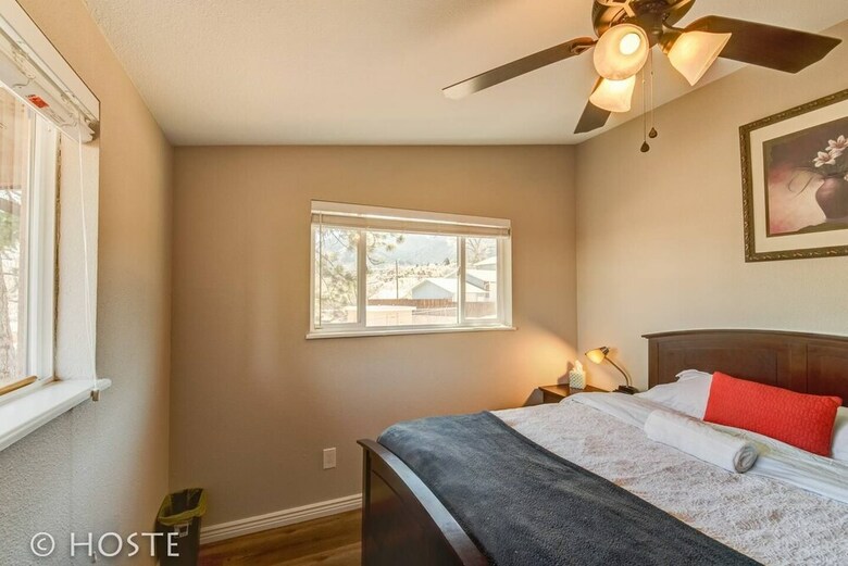 Mtn Dream! Fireplace, Patio & Hot Tub 4br
