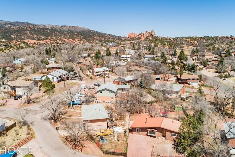 Mtn Dream! Fireplace, Patio & Hot Tub 4br