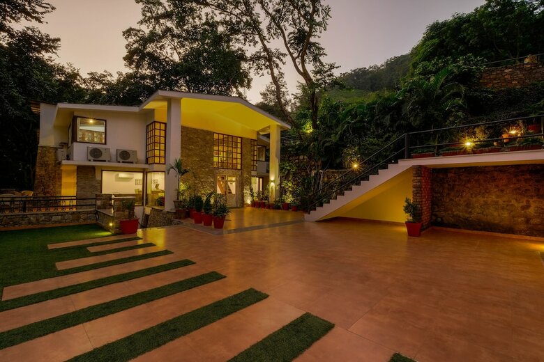 Hotel Summit By The Ganges Resort