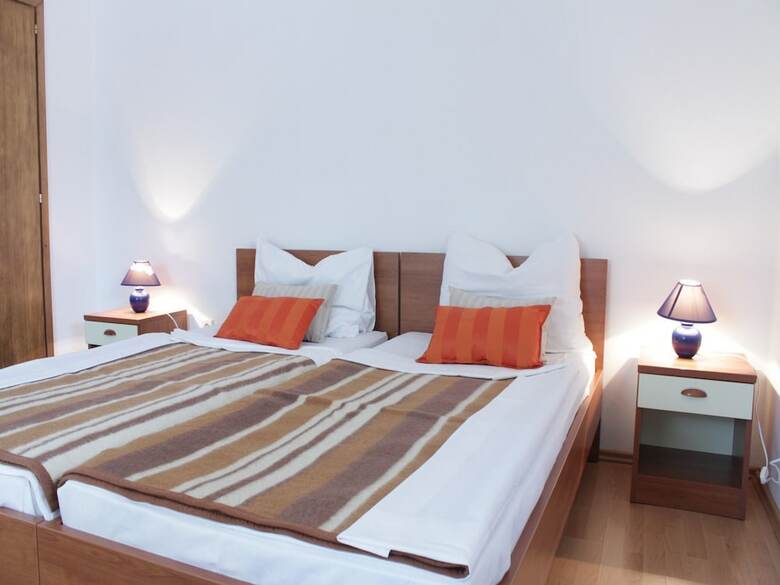Apartments Neven