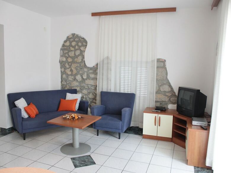 Apartments Neven