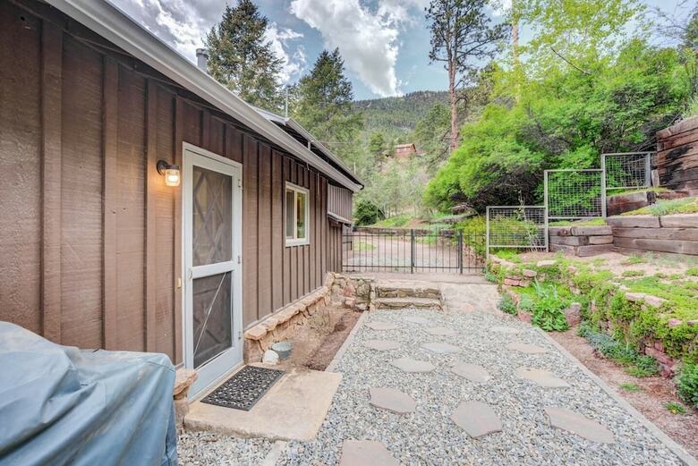 4br Mountain Getaway Pikes Peak, Dog-friendly!